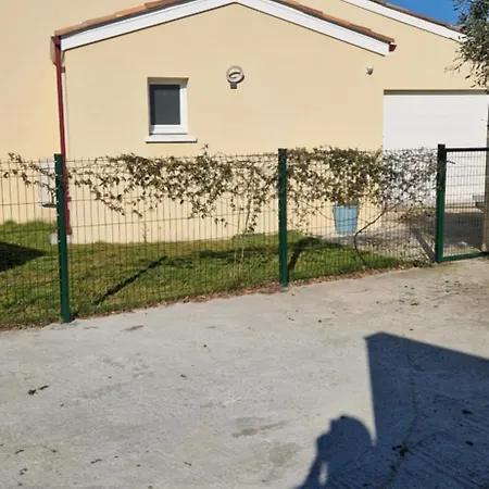 La Jolie Pradelle Holiday home Virsac