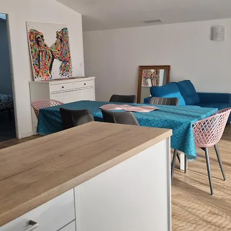 La Jolie Pradelle Holiday home *