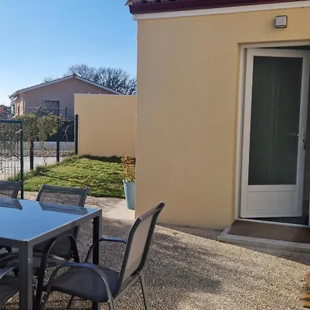 度假居 La Jolie Pradelle *