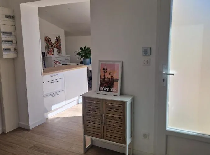 펜션 La Jolie Pradelle Virsac